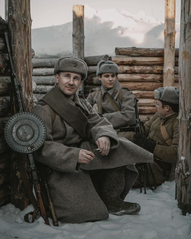 Soviet soldier in trench фото превью