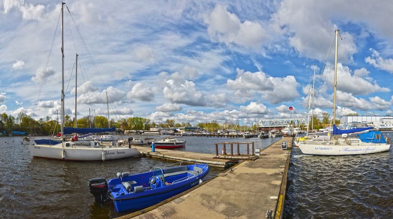 Утро в яхт-клубе фото превью