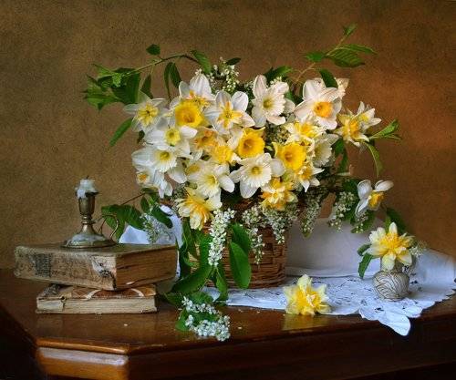 Ах, этот май - пора цветенья...