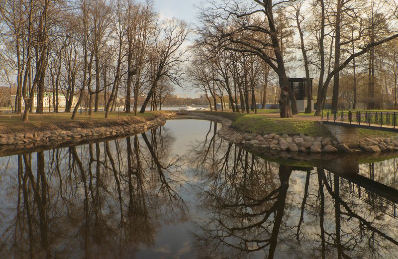санкт-петербург,лопухинский сад. весна в городе фото превью