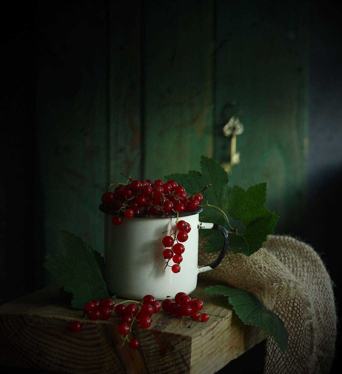 , Людмила Хрусталева*