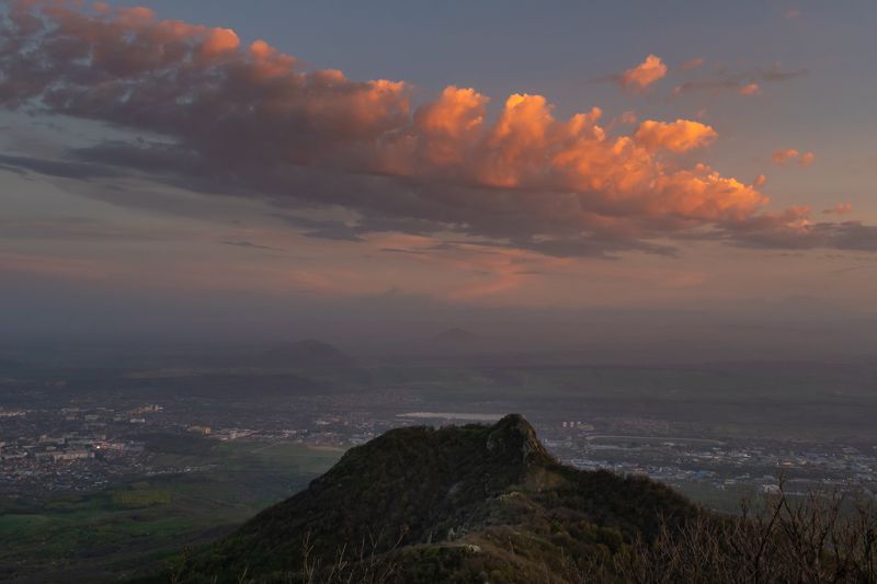 Бештау позле заката фото превью