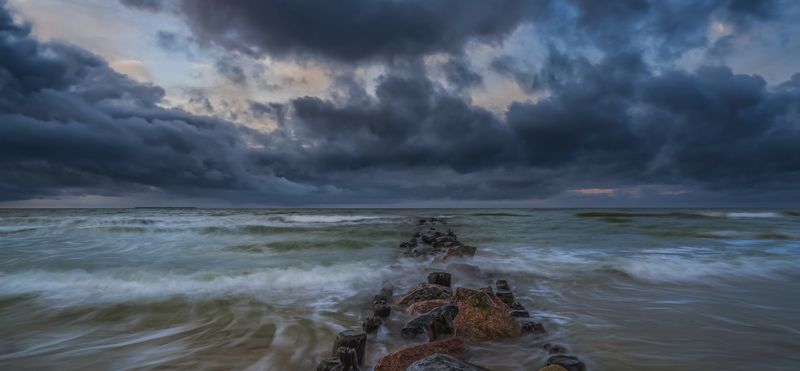 балтийское море, шторм, волнорез, волны * фото превью