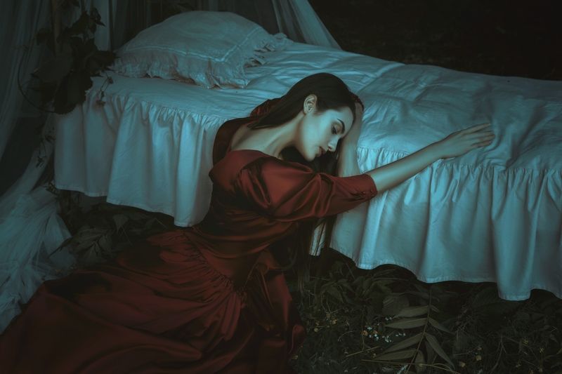 lady, woman, red, model, drreeam, nature, bed, bedroom, forest, art, fine art, dark, goth, gothic, Dream фото превью