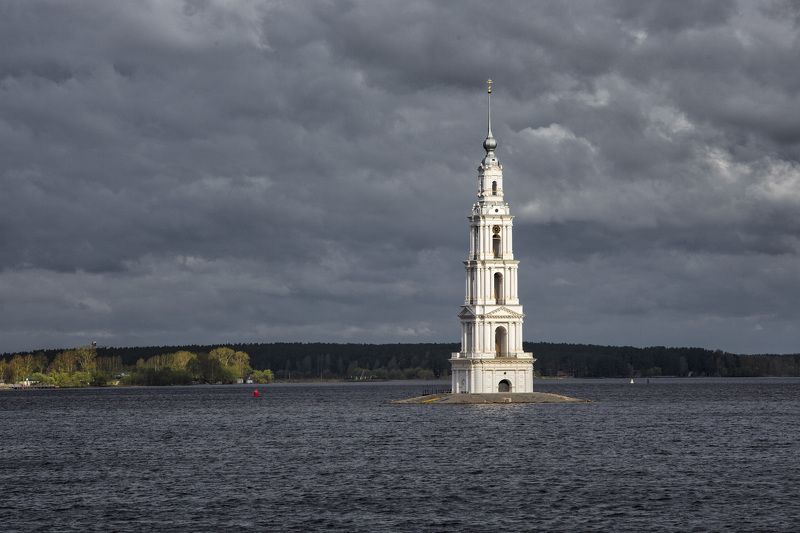 Хмурое утро фото превью