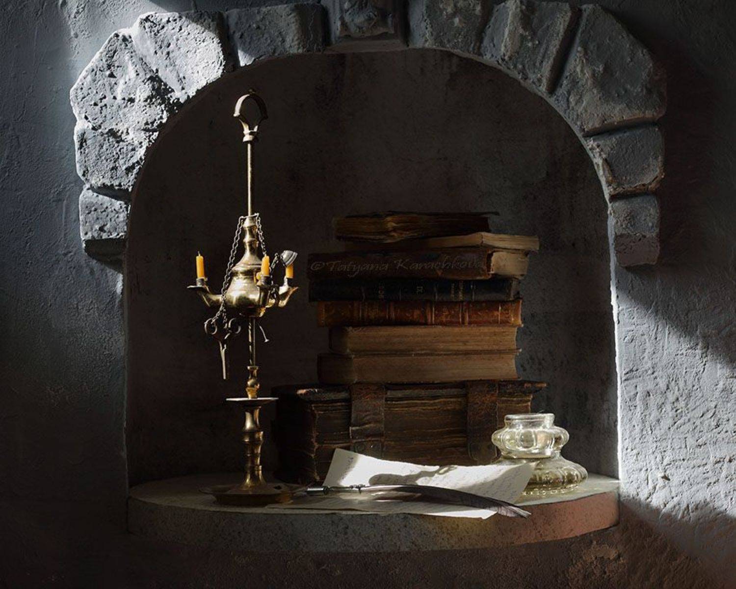 натюрморт, ниша, книги, светильник, Tatyana Karachkova