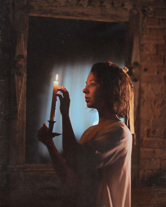 Портрет, девушка, русская, ночь, свеча, зеркало, гадание, святки Майя. Святочная ночь. Гадание фото превью