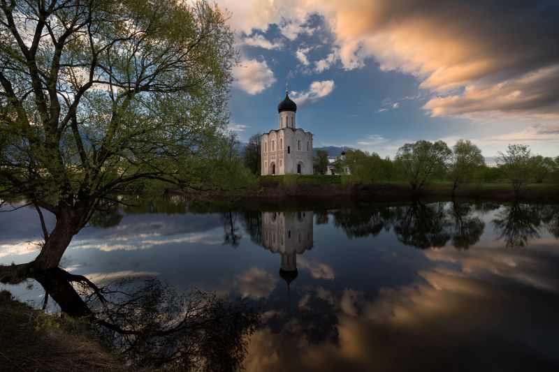 в уходящем фронте фото превью