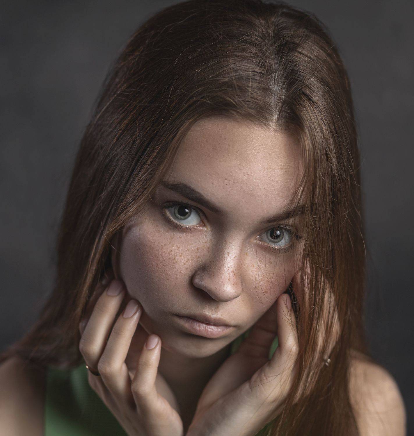 портрет, девушка, веснушки, женский портрет, взгляд, portrait, sight, Алексей Сологубов