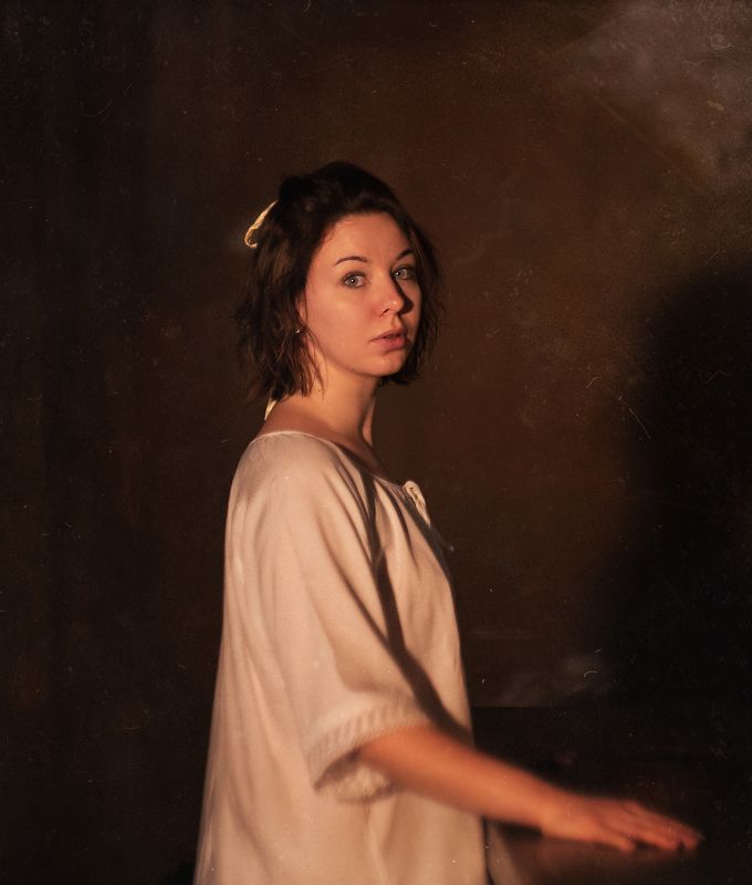 Портрет, девушка, русская, ночь, свеча, гадание, святки Майя. Гадание фото превью