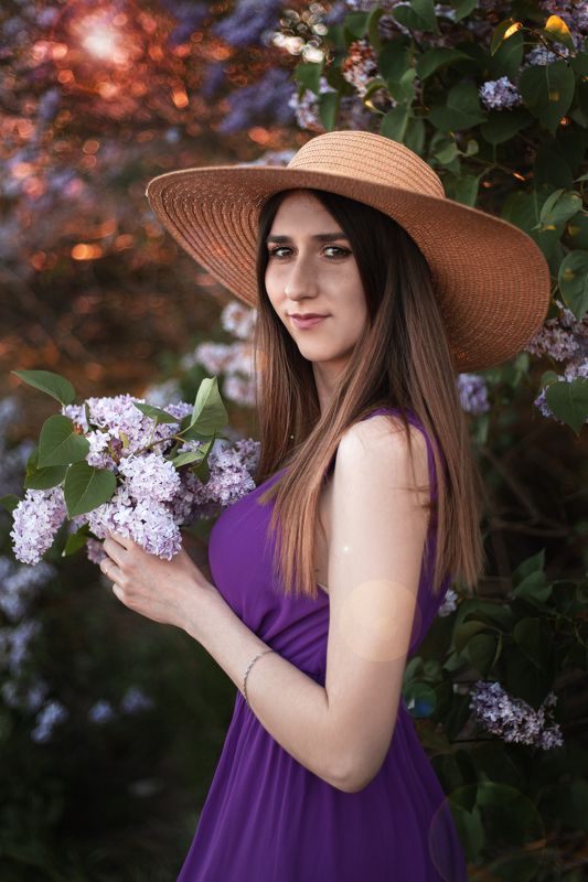 Elvira фото превью