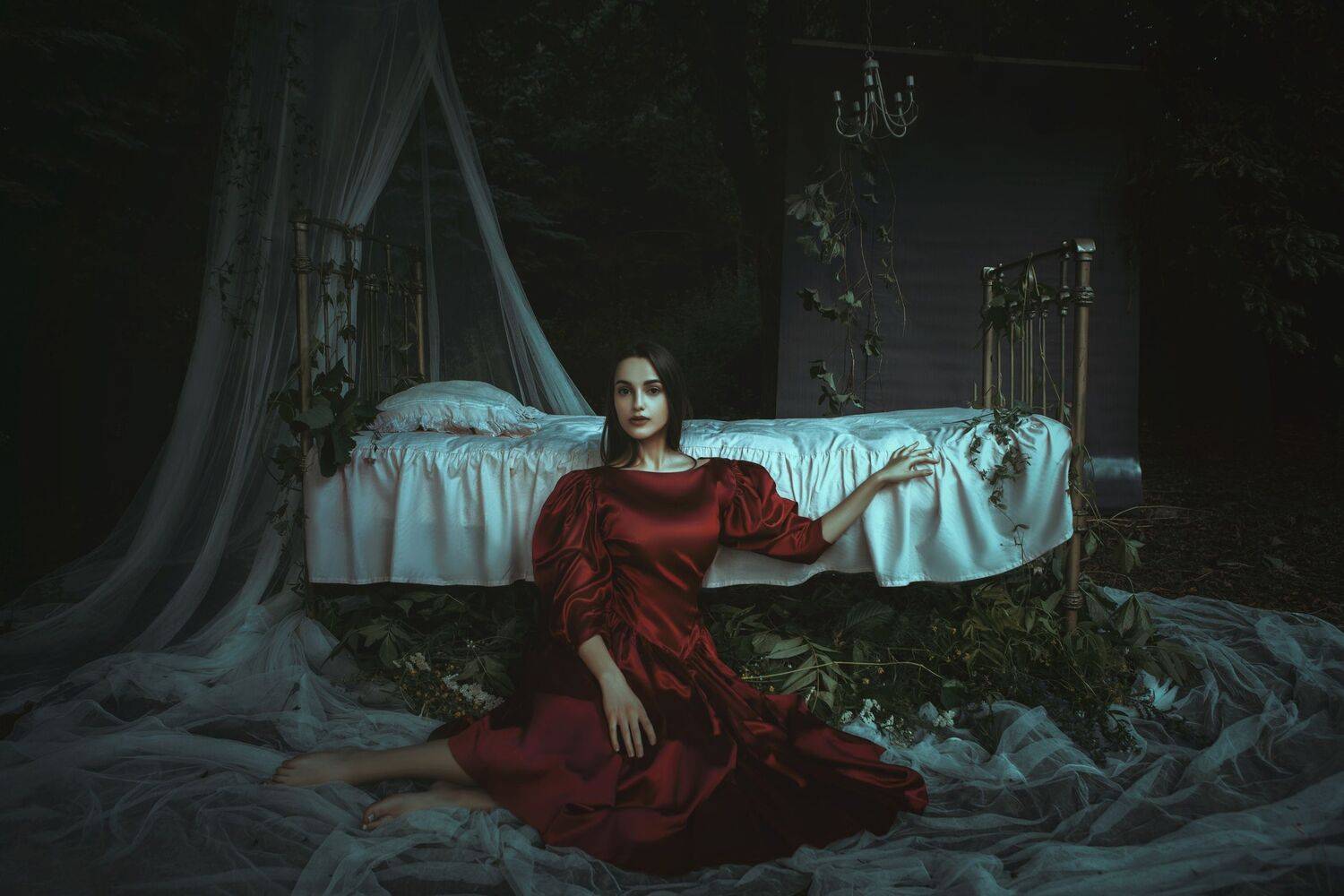 lady, woman, red, model, drreeam, nature, bed, bedroom, forest, art, fine art, dark, goth, gothic,, Катерина Клио