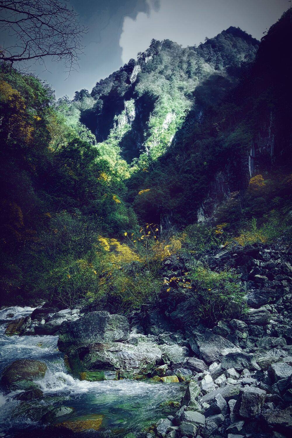 谧, 吴 微雨墨烟鸿