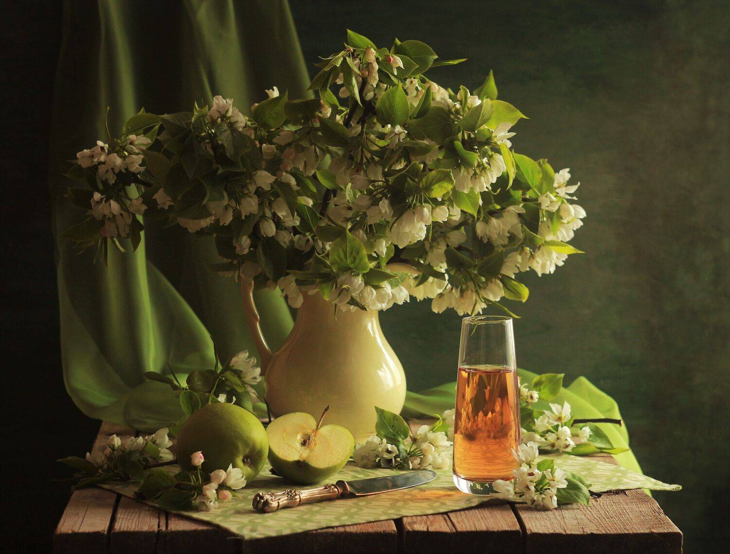 , Людмила Хрусталева*