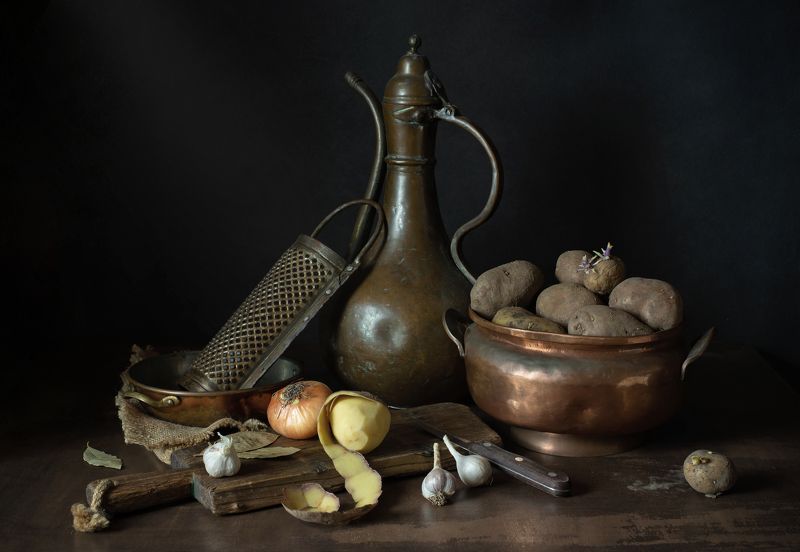 Чистим картошку фото превью