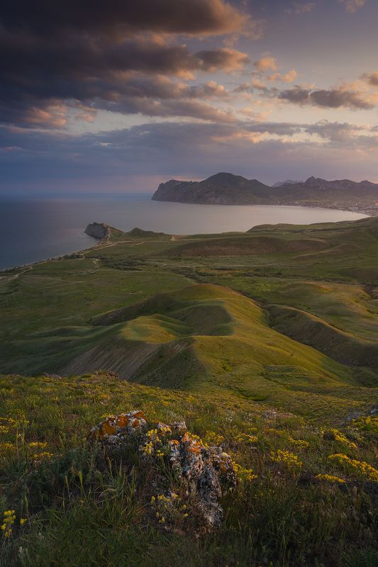 Вид на мыс Меганом и мыс Хамелион фото превью