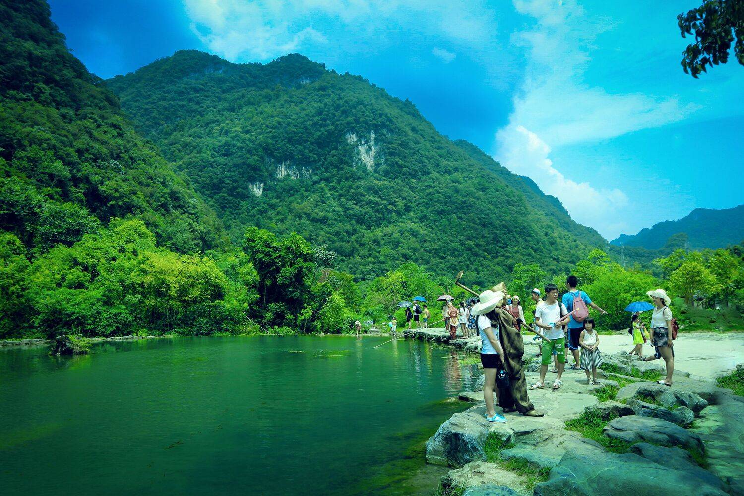 青山绿水, 吴 微雨墨烟鸿