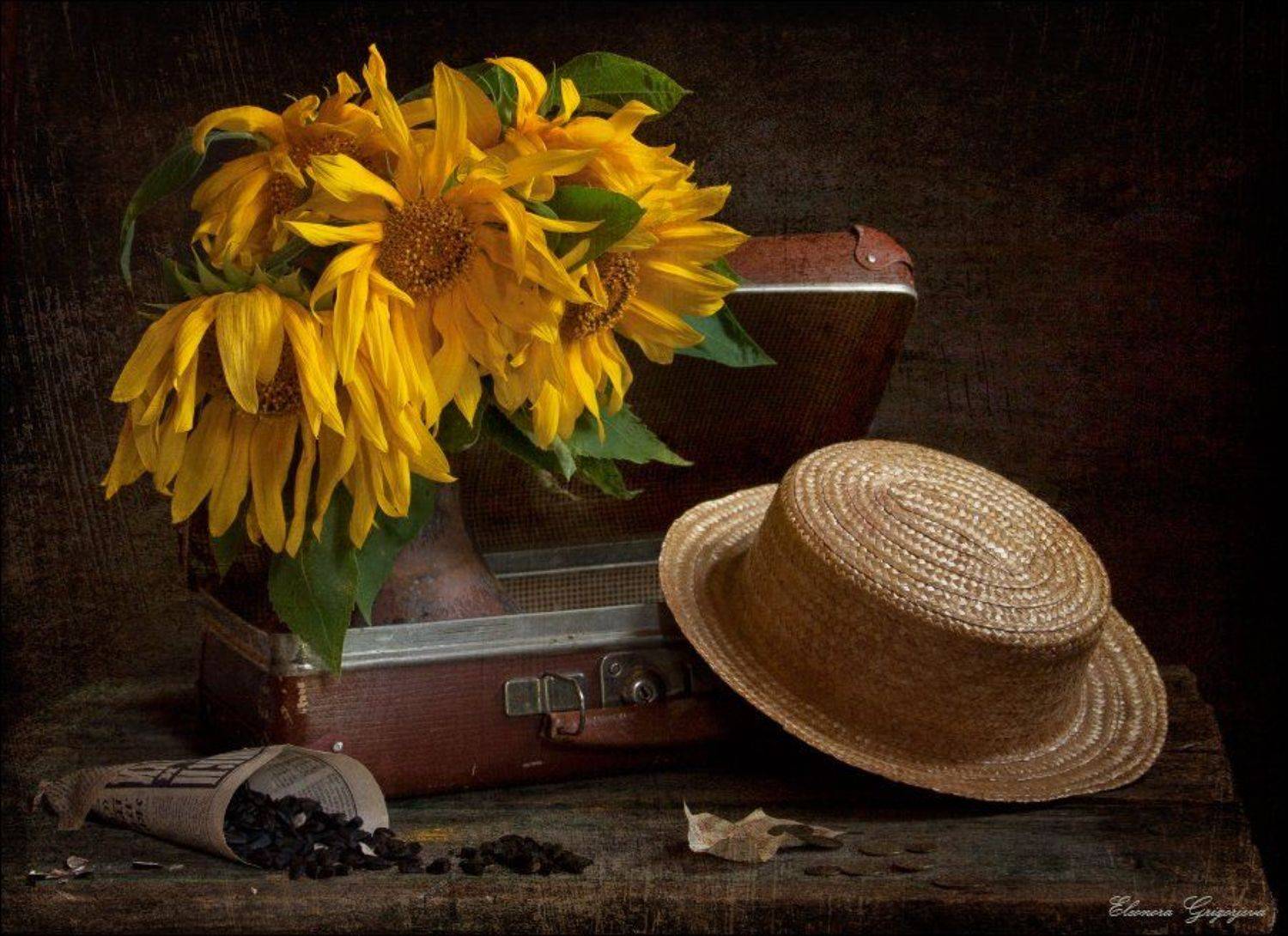 Натюрморт, Подсолнухи, Семечки, Чемодн, Шляпа, Eleonora Grigorjeva