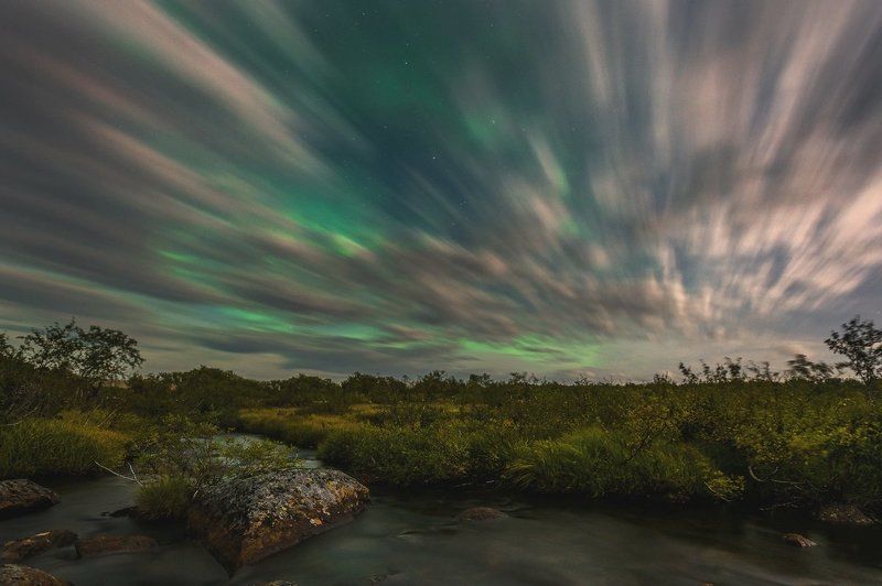 ...немного звезд и Северного сияния фото превью