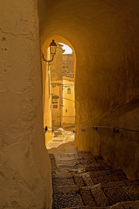 город,италия,гаргано Сомнений нет.В конце тоннеля-будет свет.В конце кошмара-пробужденье. фото превью