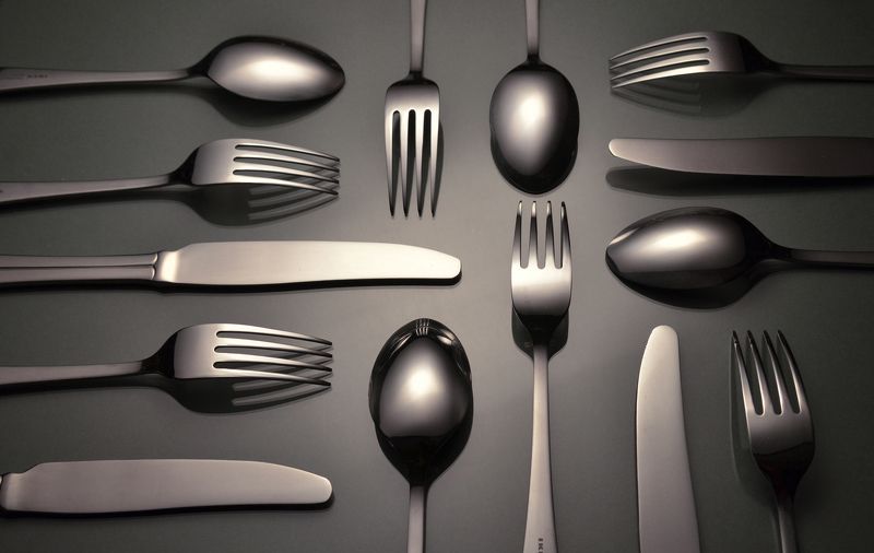 вилки, ложки, натюрморт, перфекционизм Перфекционизм домашний обыкновенный фото превью