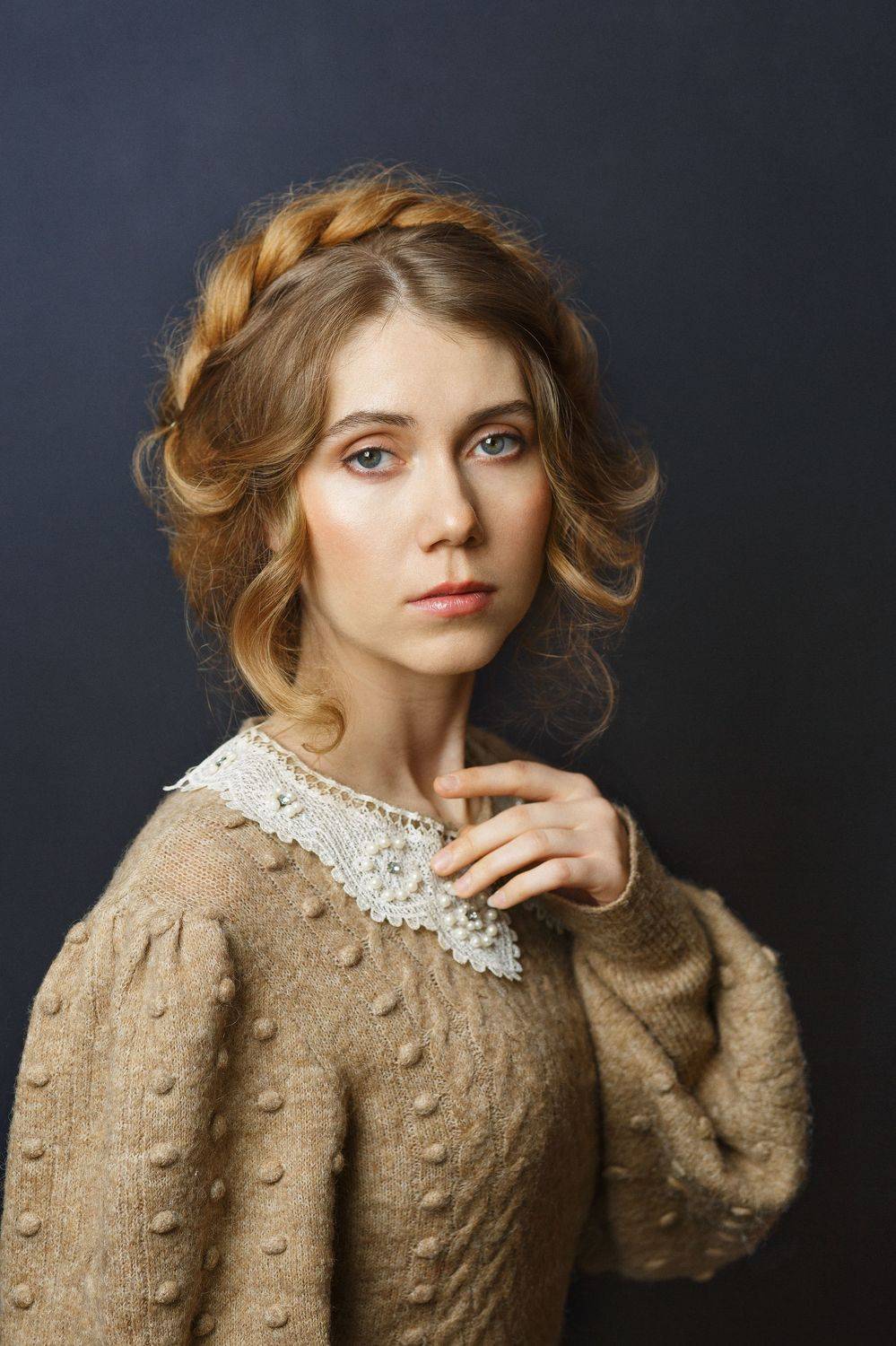 Барышня, прическа, длинные волосы, взгляд, серые глаза, студия, Оксана Ведмеденко