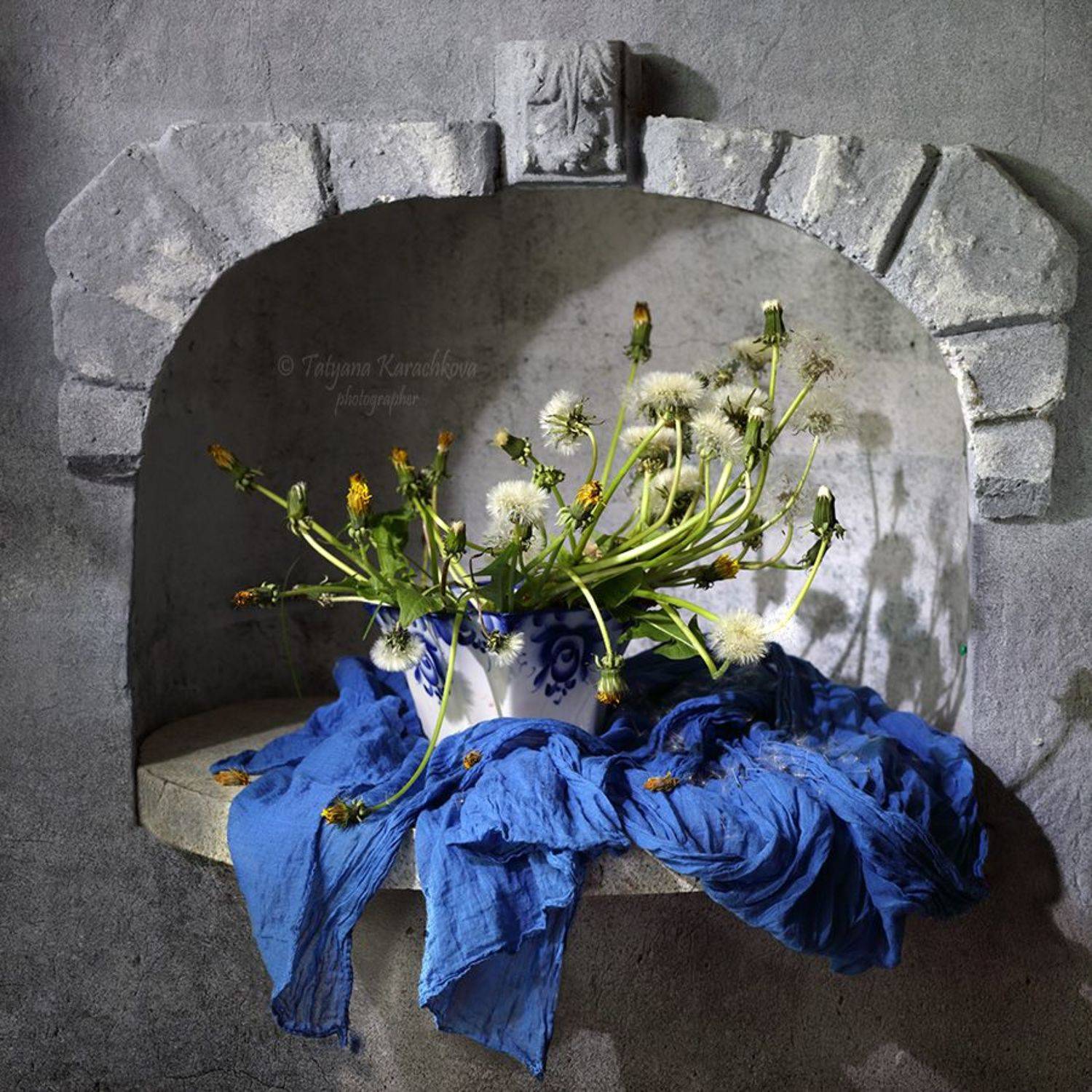 натюрморт, ниша , одуванчики, цветы, весна, Tatyana Karachkova