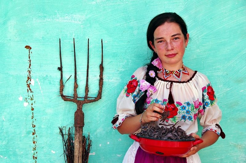 #romania, #travel, #portrait, #female, #traditional, #dress, #culture Romanian фото превью