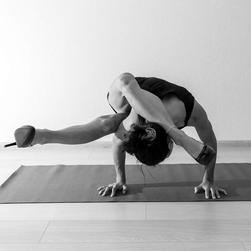 #photoart, #yogastyle, #yoga, #blackandwhite, #homework Easy homework фото превью