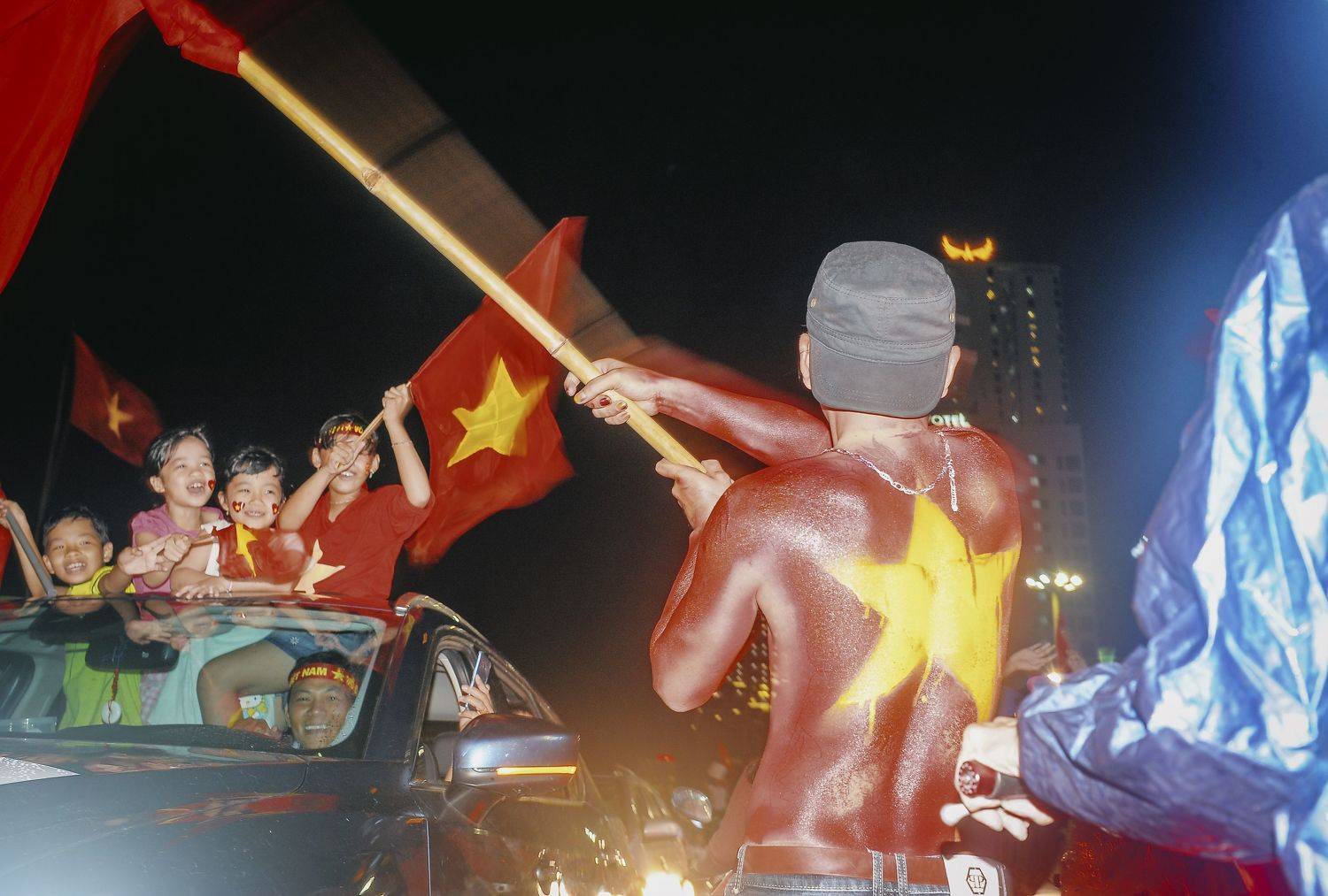 vietnamese, food, vietnam, asian, traditional, street, asia, culture, travel, delicious, meat, meal, cuisine, dish, hanoi, people, market, cooking, pork, vendor, vegetable, sauce, lunch, background, city, street food, lifestyle, snack, tasty, eating, sell, Duong Quach