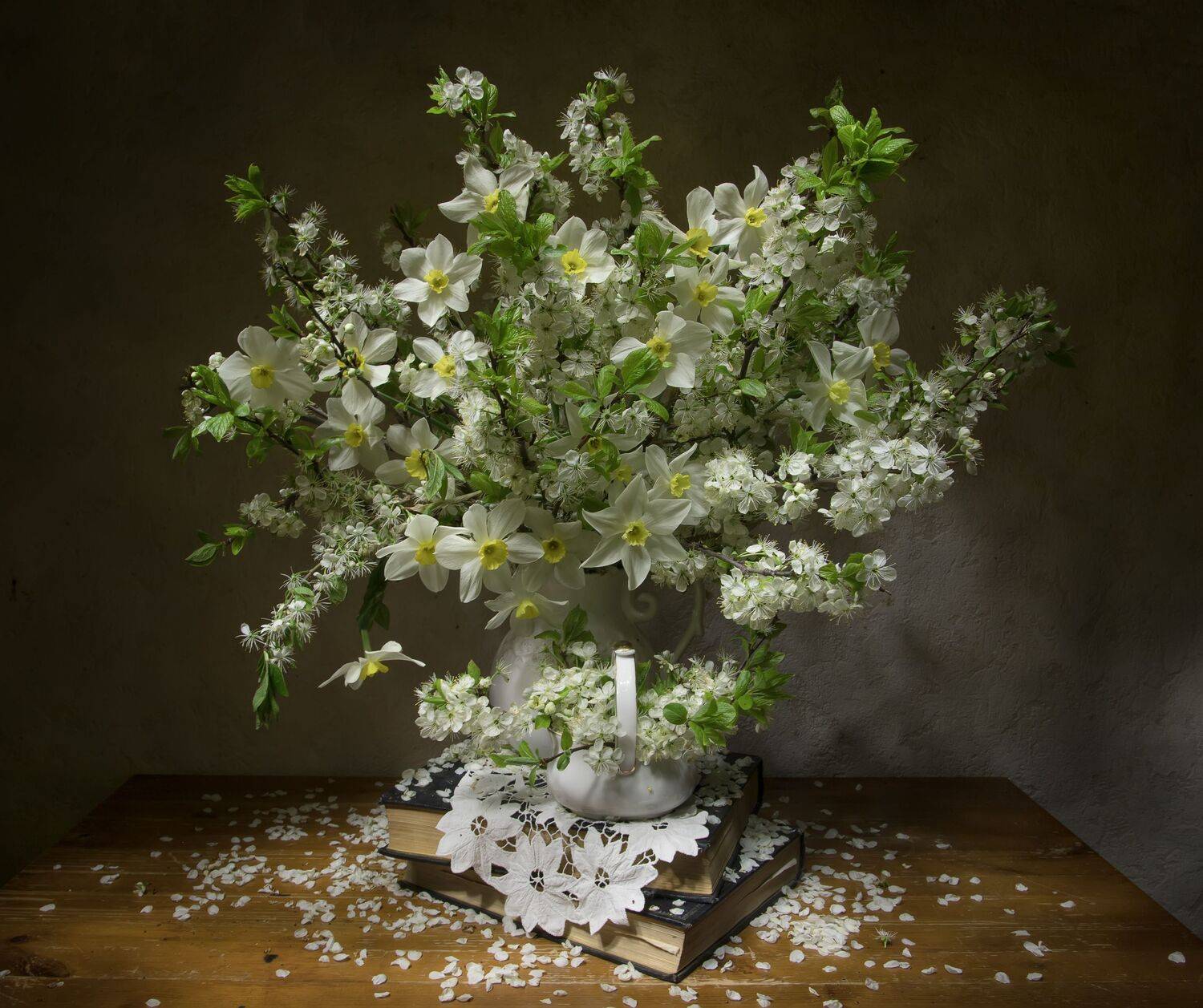 натюрморт, вишня, нарциссы, Феденкова Татьяна