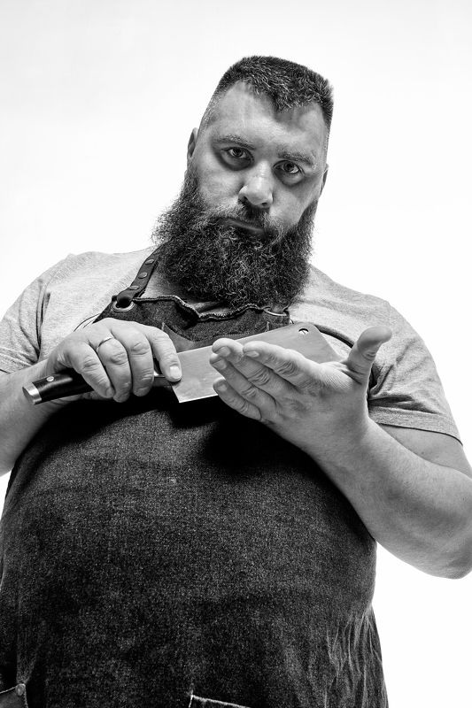 Может хватит смотреть на голые жопы и стоит оценить нормальный портрет? фото превью