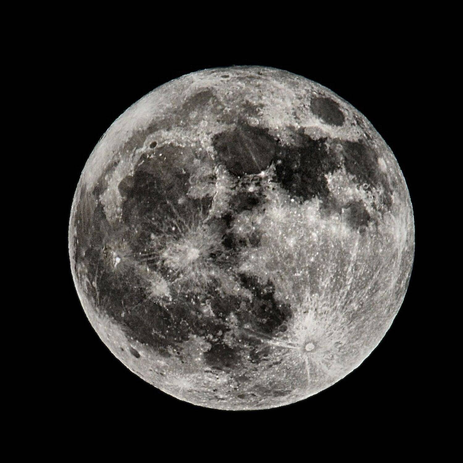 Moon. Автор: Александр Шандов , Александр Шандов