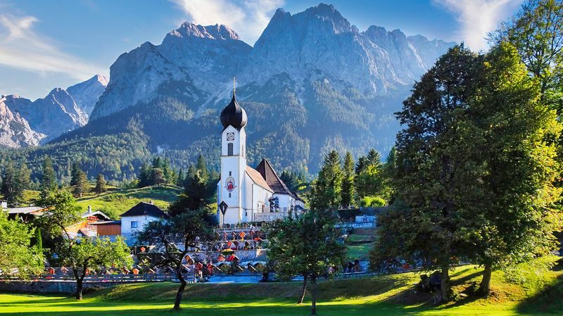 Приходская церковь Иоанна Крестителя фото превью