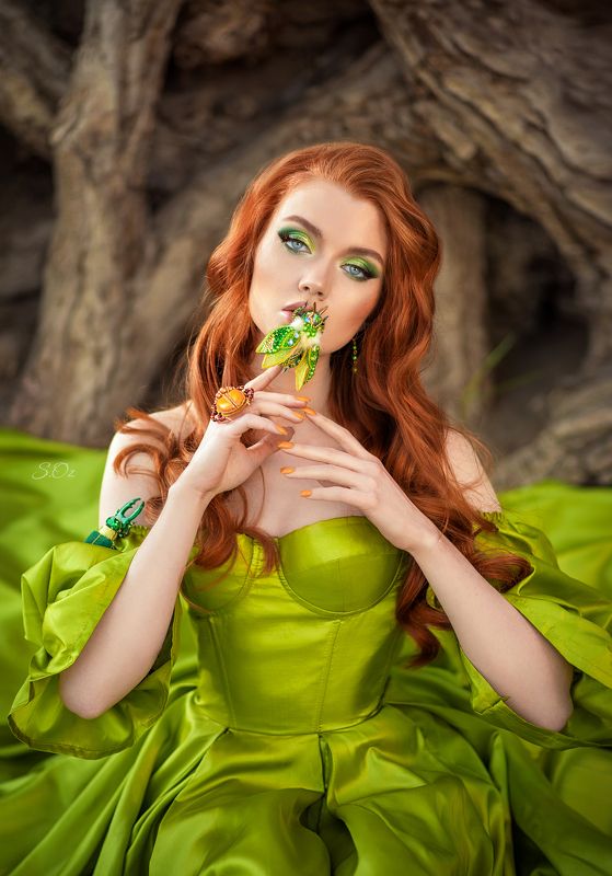 зелёный, жук, рыжая, рыжеволосая, девушка, модель, портрет, fashion, fashion model, portrait, beetles, green, dress  фото превью