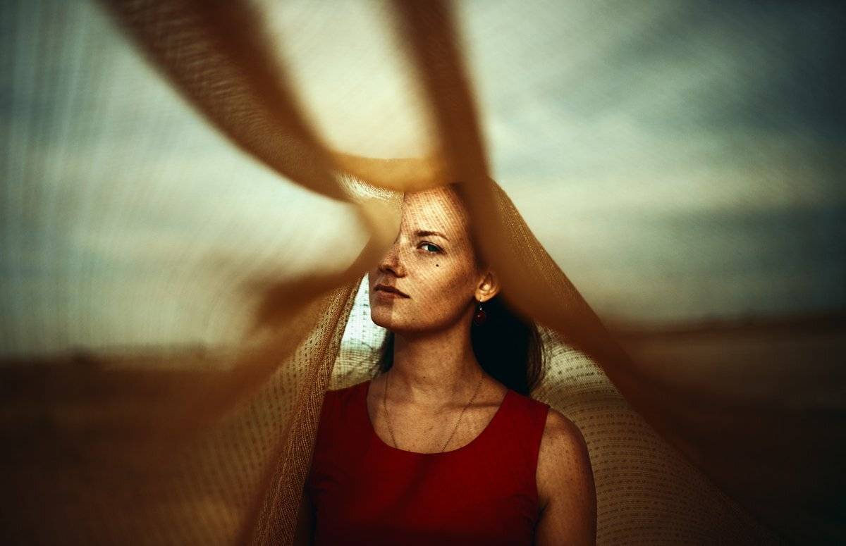 Ветер и ткань, Естественный свет, Золотое фото, Яркий свет, Маховицкая Кристина