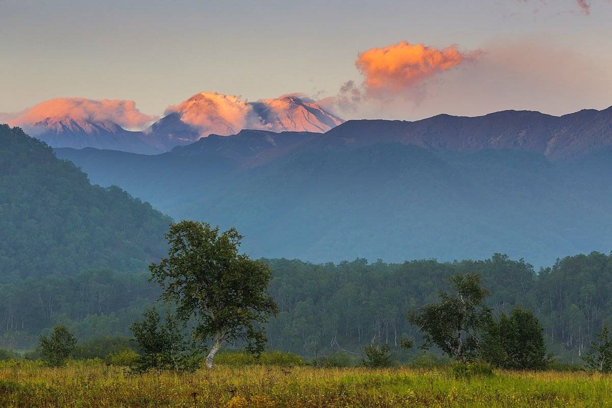 Березка, Вулкан, Жупановский, Закат, Камчатка, Кордон, Налычево, Облачко, Подсветка, Кирилл Уютнов