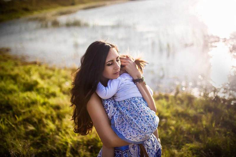 Мать и дитя фото превью