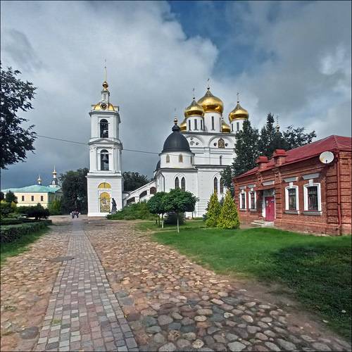 по подмосковью...