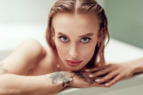 women by wpixel (More Than Beauty)
