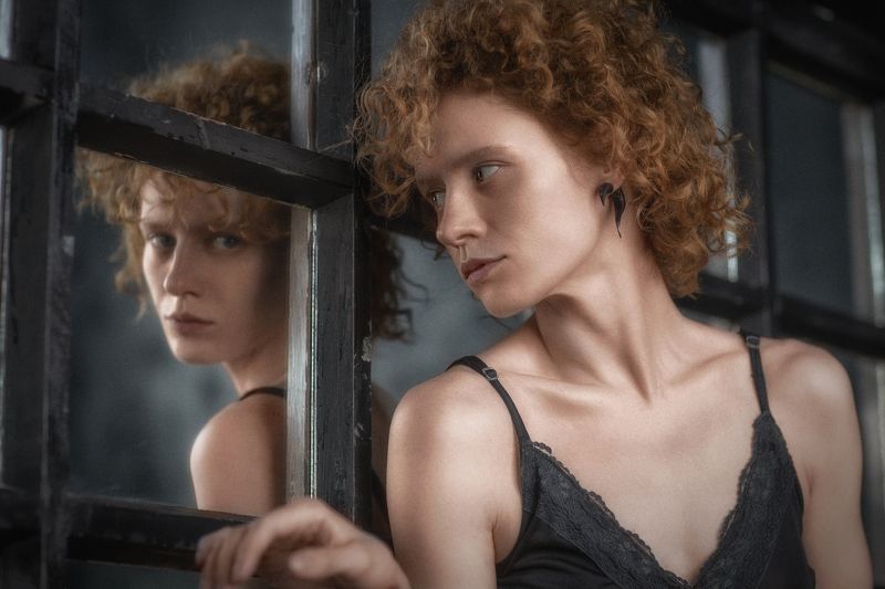 #портрет, #женскийпортрет, #студийныйпортрет, #взгляд, #отражение Взгляд из Зазеркалья фото превью