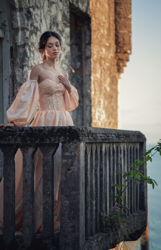 девушка принцесса романтика море замок балкон история Джульетта фото превью