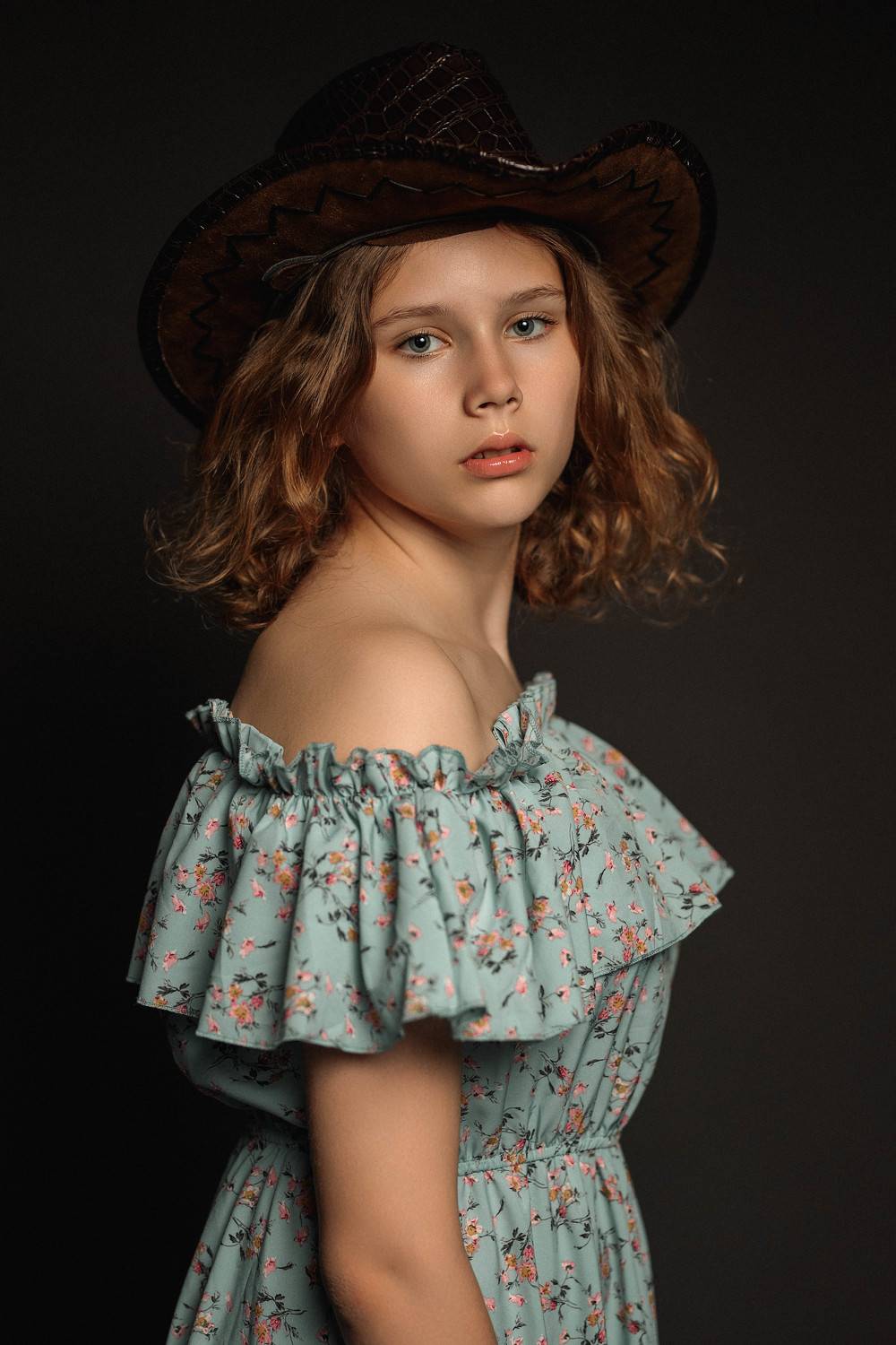 девушка, модель, портрет, фотосессия, студия, макияж, гламур, girl, model, modeling, young, portrait, make-up, творческий портрет, женский портрет, woman, young woman, glamour, постановка, постановочная фотография, fashion, Владимир Васильев