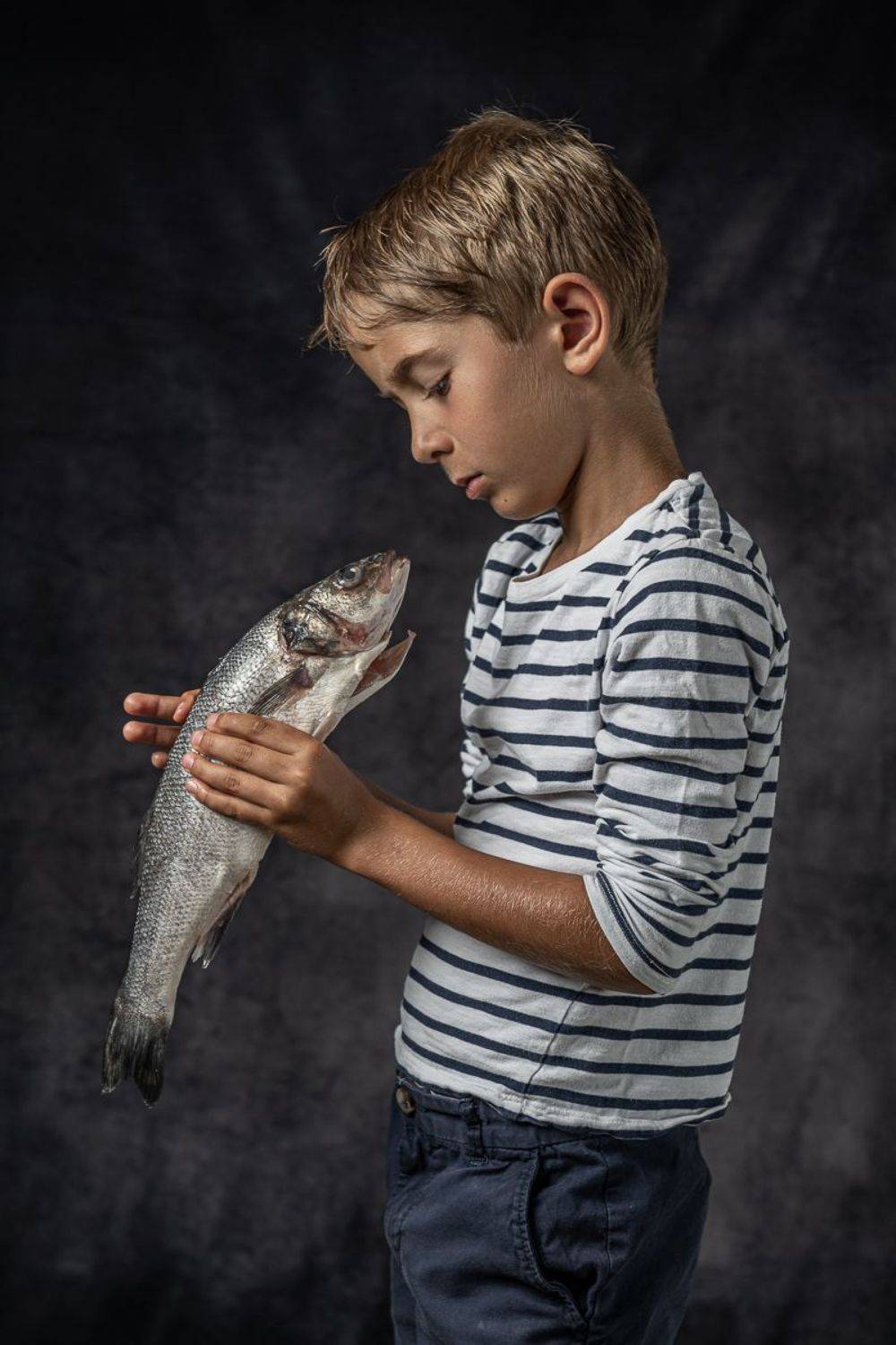 рыба мальчик тельняшка рыбак профиль взгляд, Мария