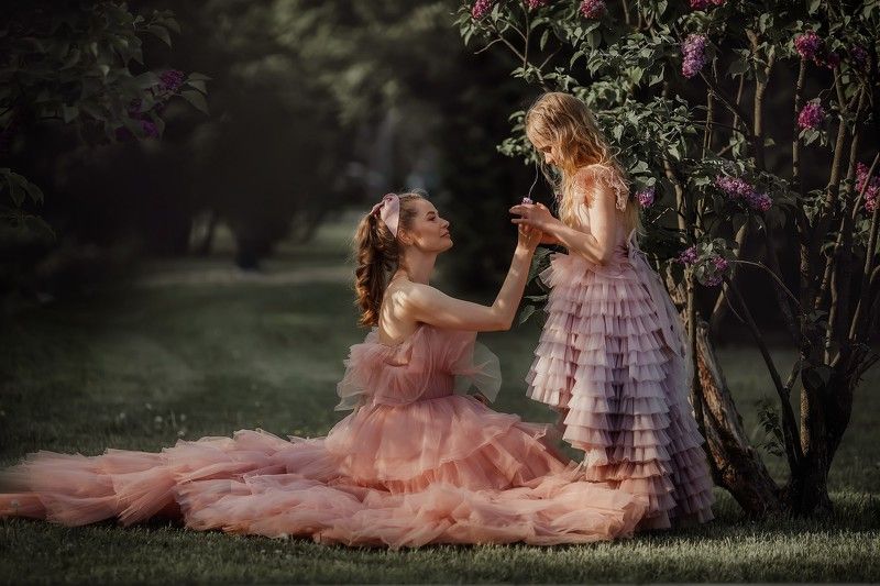 fineart, семья, мода, девочка, сирень, цветение Lilac фото превью