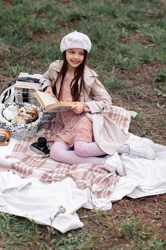 дети девочка весна персиковый сад  Весенняя прогулка фото превью