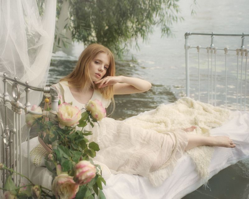 Вика. Кроваит в воде. (2020) фото превью