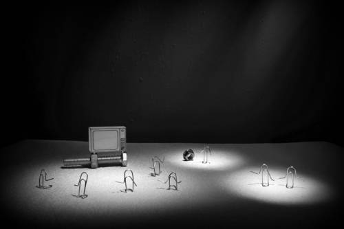 у телевизора