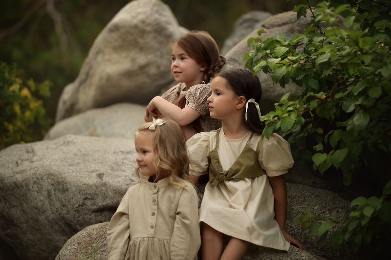 Три девицы фото превью