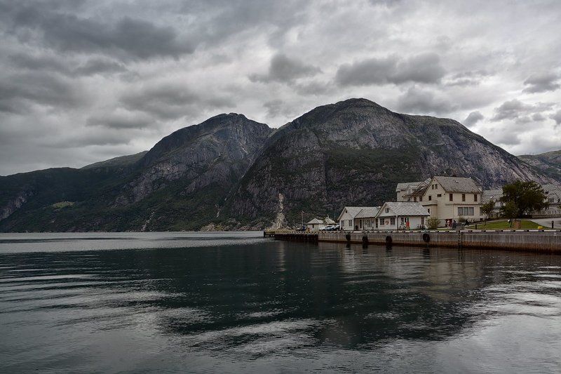 Норвегия, Хардангерфьорд Этюд в серых тонах фото превью